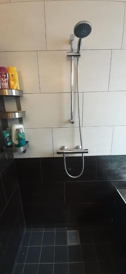 Charlotte, Not For Parties, Not A Hotel, Room With Shared Bathroom, No Kitchen Amsterdam Ngoại thất bức ảnh