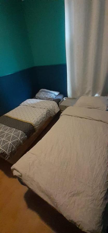 Charlotte, Not For Parties, Not A Hotel, Room With Shared Bathroom, No Kitchen Amsterdam Ngoại thất bức ảnh