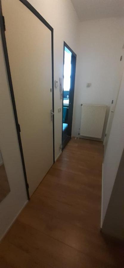 Charlotte, Not For Parties, Not A Hotel, Room With Shared Bathroom, No Kitchen Amsterdam Ngoại thất bức ảnh
