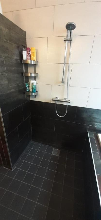 Charlotte, Not For Parties, Not A Hotel, Room With Shared Bathroom, No Kitchen Amsterdam Ngoại thất bức ảnh